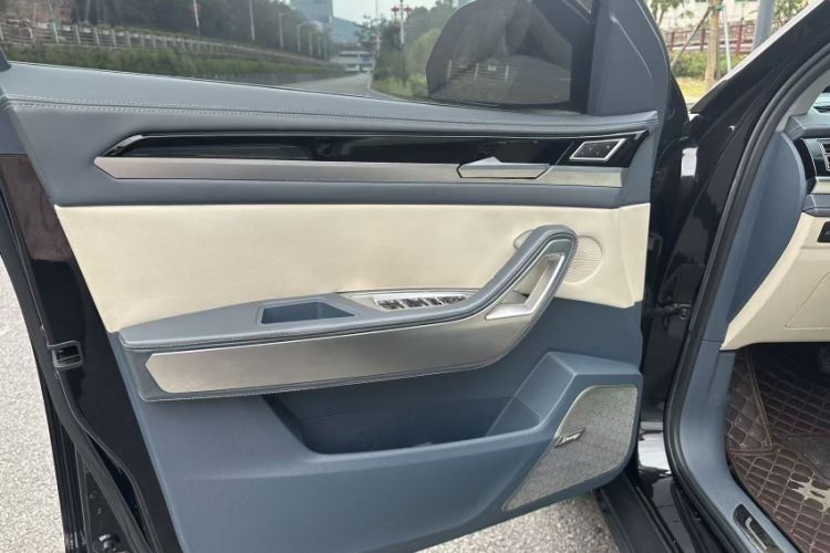 Used Zotye Domy X7 2018 2.0T Automatic Prestige Edition Interior 10