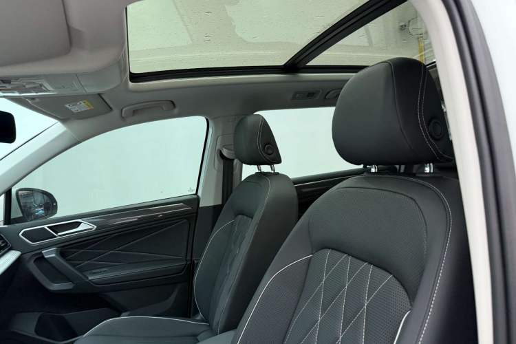 Used Volkswagen Tiguan L 2024 330TSI Automatic Two-Wheel Drive R-Line Enhanced Edition