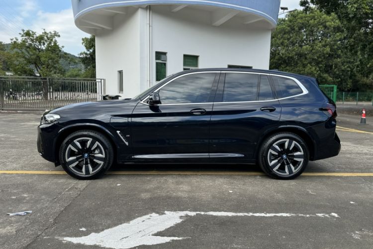 Used BMW iX3 2022 Updated Leading Version
