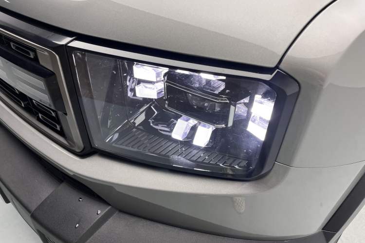 Used JETOUR Shanhai T1 2025 150 km Heading South Left Front Headlight