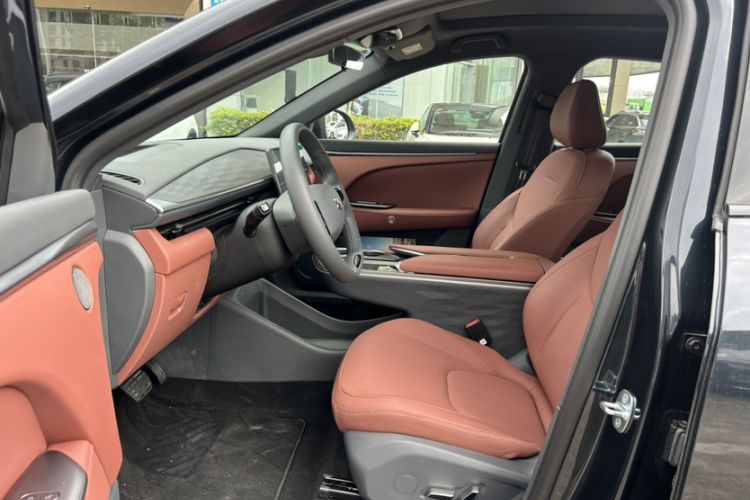 Used ARCFOX Alpha T5 2026 Model Pure Electric 660 Yuanjing Divine Driving Version
