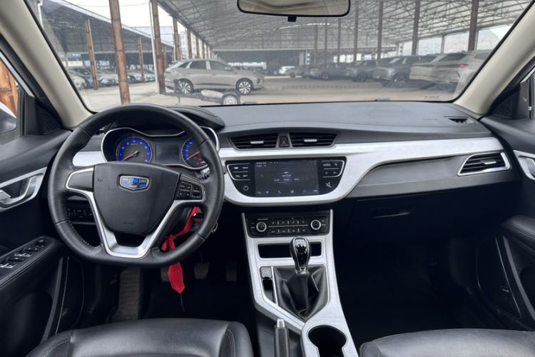 Used Geely Auto Vision 2019 Upgraded Model 1.5L Manual Luxury Version China VI Standard Interior 1