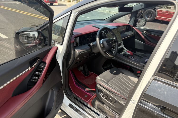 Used GAC Trumpchi M8 2023 Zongshi Series Dual-Motor YuZun Edition Interior 3