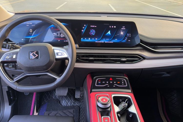 Used SOL QX 2021 300T DCT Prestige Smart Connectivity Version
