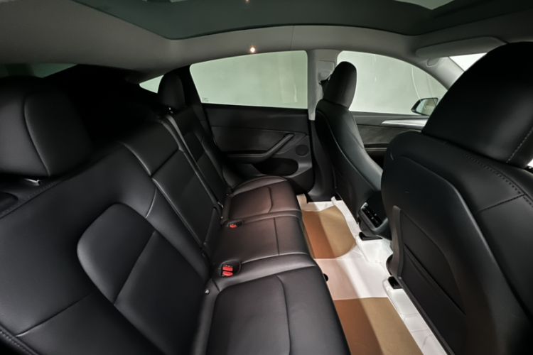 Used Tesla Model Y 2023 Rear-Wheel-Drive Version
