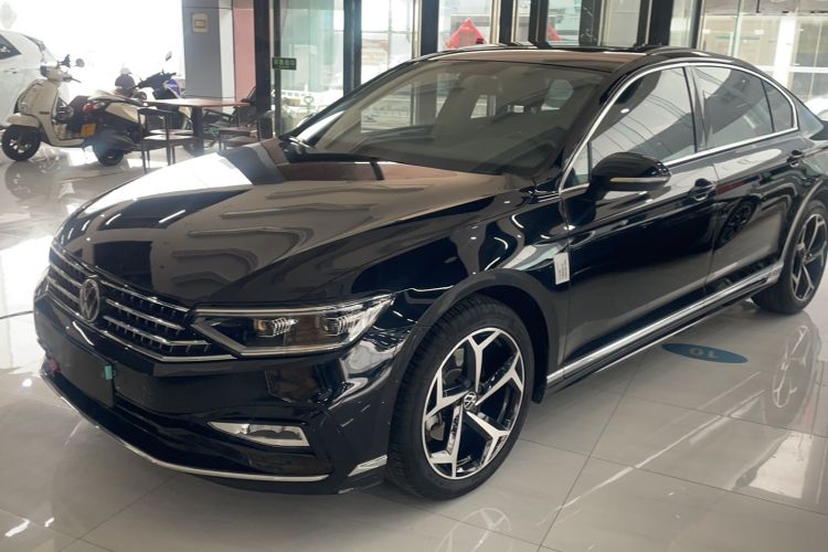 Used Volkswagen Magotan 2023 2 Million Units Limited Edition 330TSI DSG Leading Version