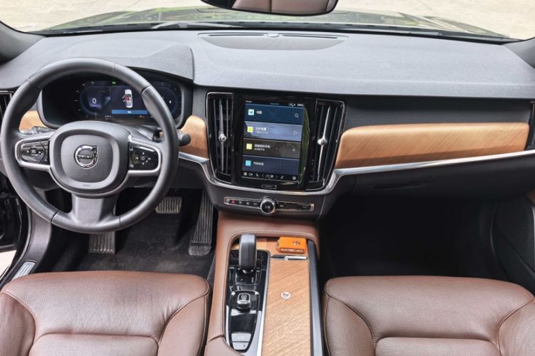 Used Volvo S90 2024 B5 Zhiyi Luxury Edition Exterior 4