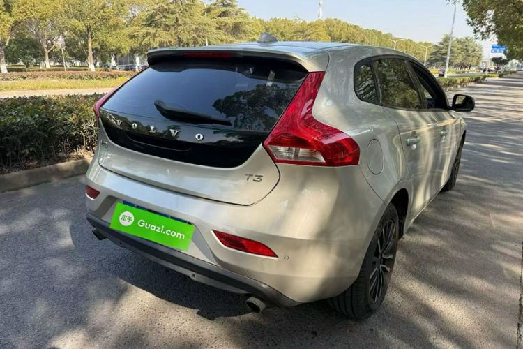 Used Volvo V40 2017 T3 Zhiyi Edition