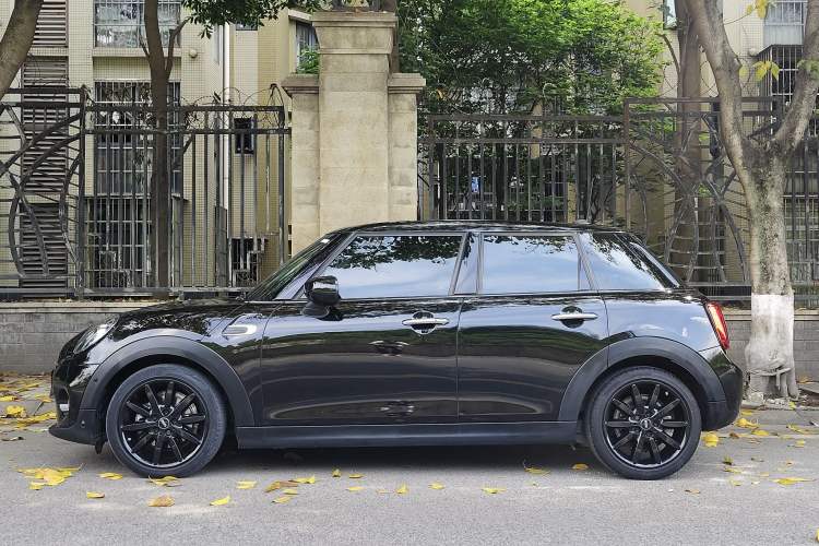 Used MINI 2021 1.5T COOPER Artist Five-Door Edition Exterior 3