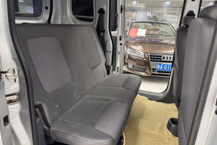 Used Wuling Zhiguang New Energy 2025 Comfort Model Interior 3