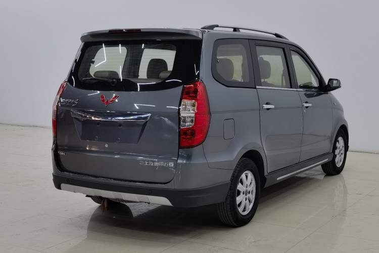 Used Wuling Hongguang 2014 1.5L S Luxury Model

