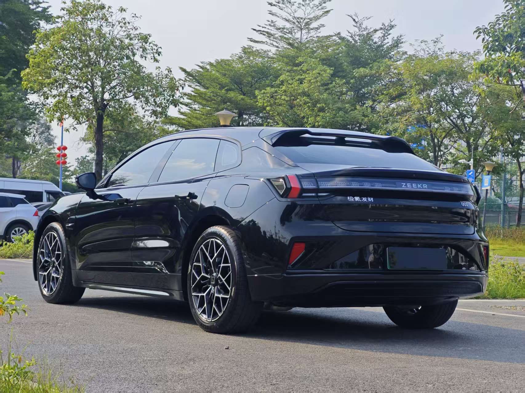 Zeekr 001 2025 WE Edition 100 kWh Rear-Wheel Drive — снимка 17