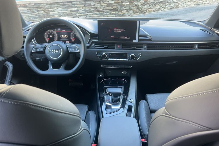 Used Audi A4L 2023 40 TFSI Luxury Dynamic Model
