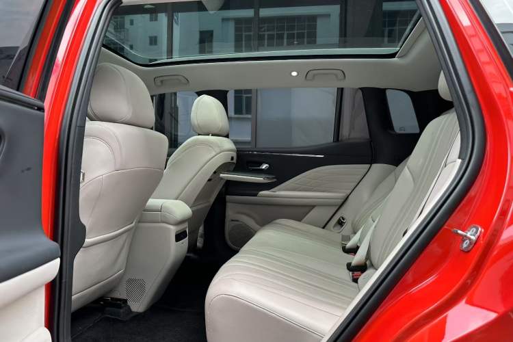 Used AION V 2024 Aion Tyrannosaurus 650 LiDAR Edition Interior 4