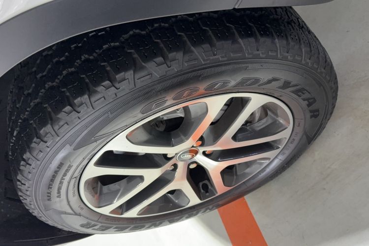 Used Land Rover Defender 2023 Facelift 110 3.0T P400 Dark Edition
