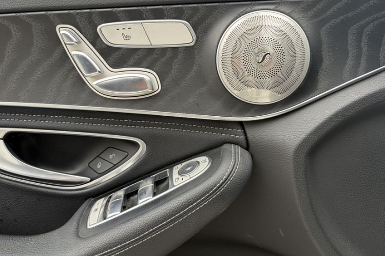 Used Mercedes-Benz C-Class 2017 Facelift C 200 L Sport Edition Interior 7