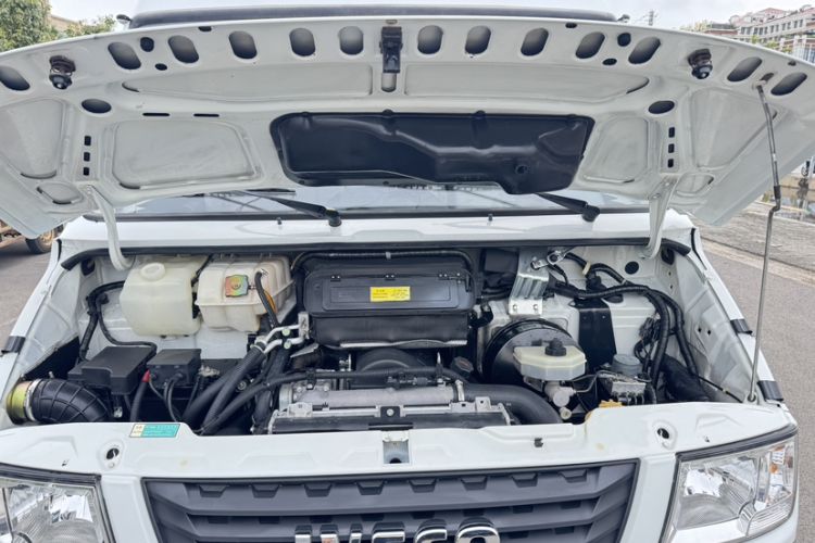 Used Iveco Daily 2017 2.8T V35 Box Truck 3 Seats 43S5