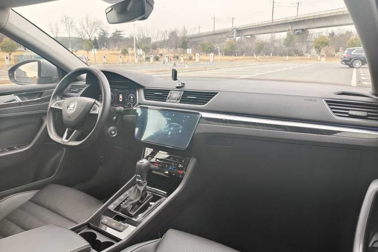 Used Skoda Superb 2022 TSI330 DSG Luxury Edition
