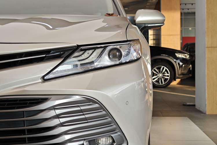 Used Toyota Camry 2019 Dual-Engine 2.5 HG Luxury Edition China VI Standard
