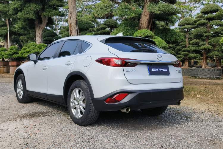 Used Mazda CX-4 2018 2.0L Automatic Two-Wheel Drive Blue Sky Dynamic Version China V Standard Exterior 7