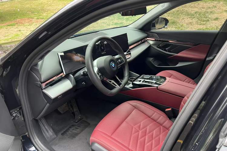 Used BMW i5 2025 eDrive 40L M Sport Package
