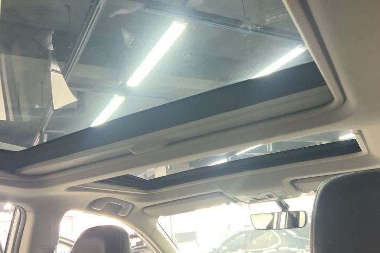 Used Toyota RAV4 2016 2.5L Automatic 4x4 Elite Edition Interior 6