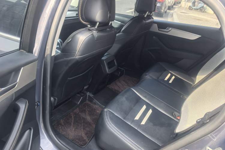 Used BYD Qin Pro 2020 Beyond Edition 1.5TI Automatic Prestige Version Interior 4