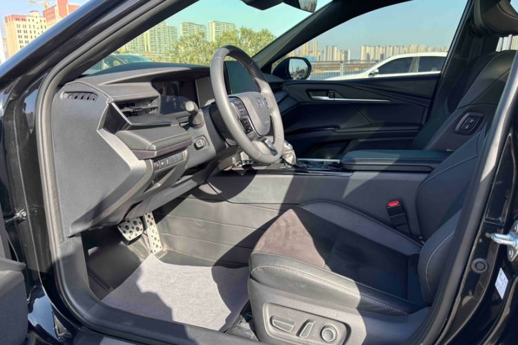 Used Toyota Camry 2024 Dual-Motor 2.5 HXS Sport Plus Edition
