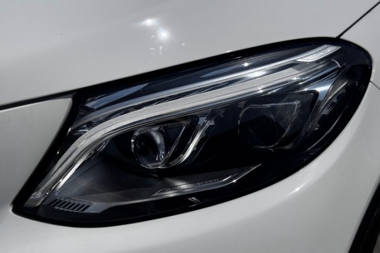 Used Mercedes-Benz GLE Coupe 2017 GLE 320 4MATIC Coupe SUV Exterior 1