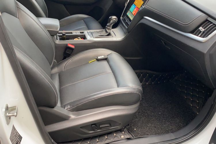 Used Roewe RX5 2016 20T Two-Wheel Drive Automatic Internet Smart Edition