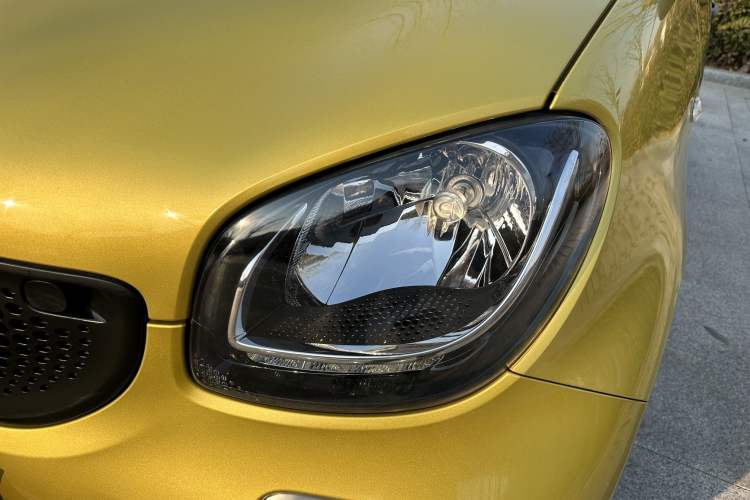 Used smart forfour 2018 1.0L 52 kW Dynamic Edition
