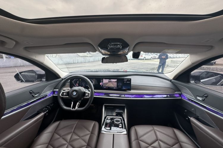 Used BMW 7 Series 2023 735Li M Sport Package Interior 1