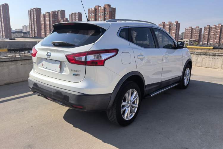 Used Nissan Qashqai 2016 2.0L CVT Elite Edition Exterior 4