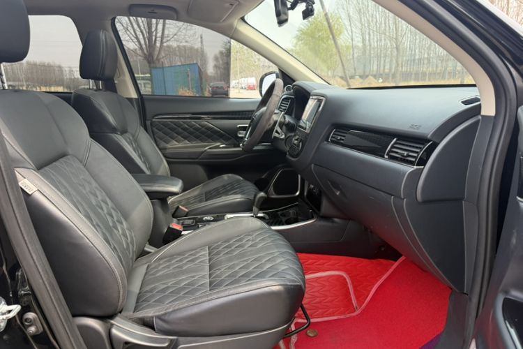 Used Mitsubishi Outlander 2021 2.4L 4x4 Zhi Xiang Edition 7 Seats