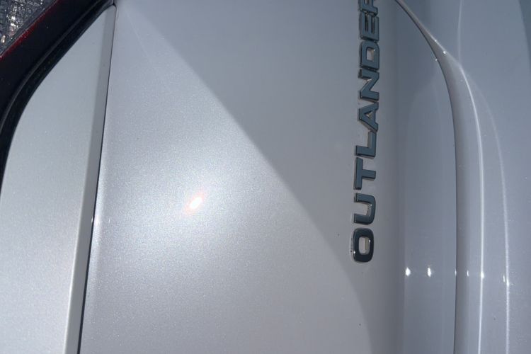 Used Mitsubishi Outlander 2023 1.5T CVT Two-Wheel Drive Luxury Edition 5 Seats Exterior 2