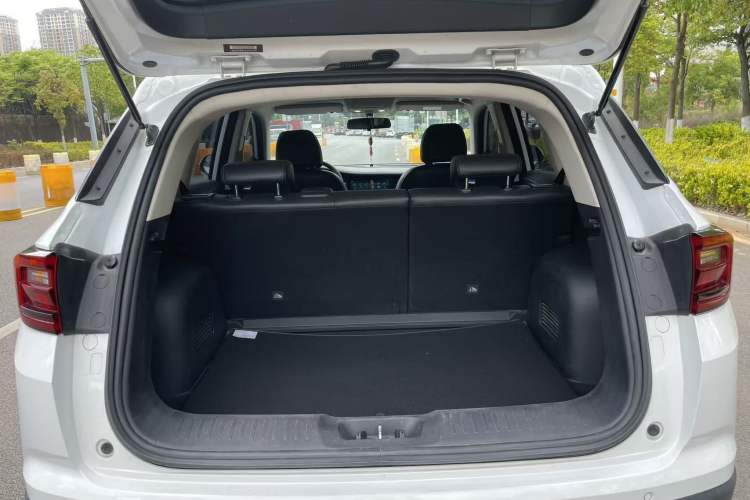 Used CHANGAN CS35PLUS 2021 Honor Million Edition 1.6L Manual Luxury Model Interior 8