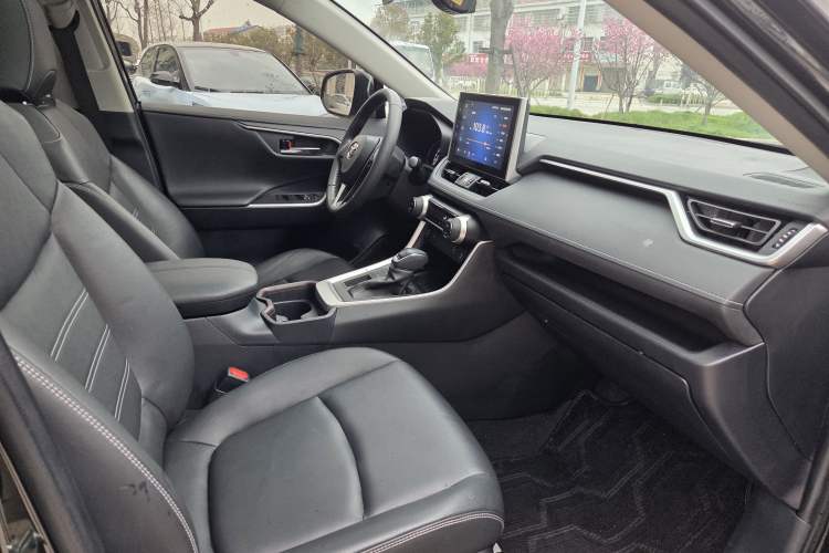 Used Toyota RAV4 2021 2.0L CVT Two-Wheel Drive Fashion PLUS Edition
