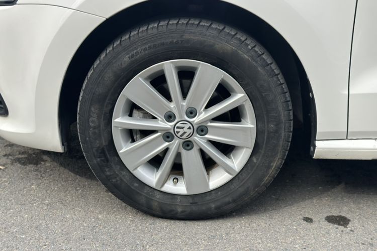 Used Volkswagen Polo 2016 1.4L Manual Fashion Model