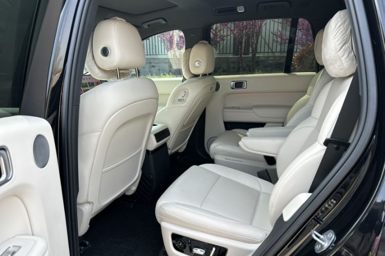 Used Li Auto L8 2024 Max Interior 1