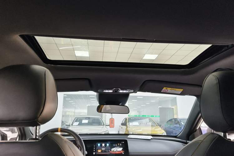 Used GAC Trumpchi EMPOW 2023 270T DCT J15 Version
