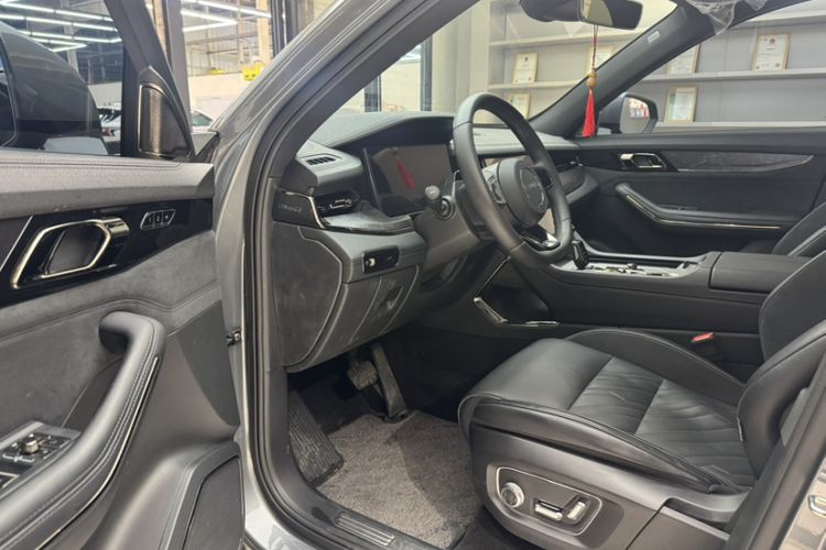 Used Lynk & Co 09 2021 2.0T Halo Six-Seater
