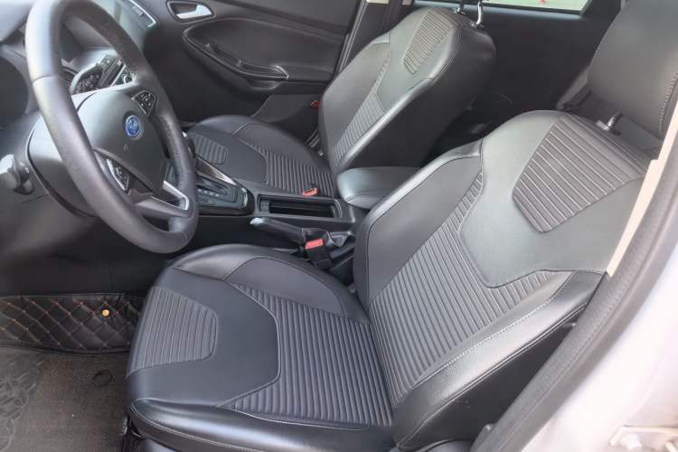 Used Ford Focus 2018 Hatchback Classic 1.6L Automatic Trendy SmartDrive Edition Left Front Seat