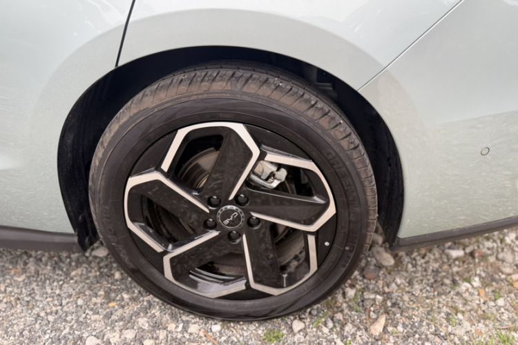 Used BYD Seal 06 New Energy 2025 DM-i Intelligent Drive 120KM Flagship Model Exterior 9