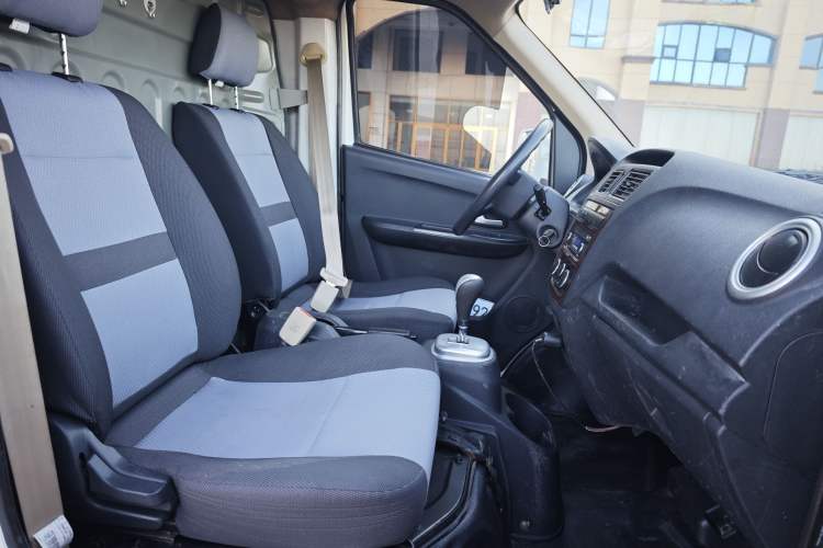 Used Chana Ruixing EM60 2021 Pure Electric Van Transporter 60kW
