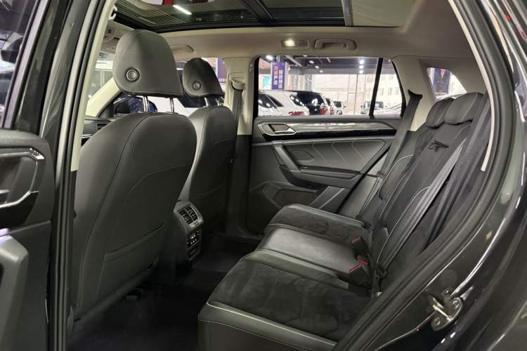 Used Volkswagen Tayron 2020 330TSI Two-Wheel Drive Luxury Connected Pro Edition Interior 6