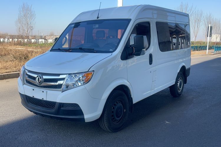 Used Dongfeng Yufeng Yufeng 2018 2.3TA100 Standard Edition Logistics Vehicle Short Wheelbase Mid-Roof Design 5-9 Seater Powered by WP2.3
