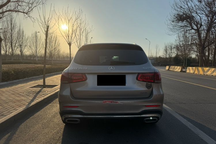 Used Mercedes-Benz GLC 2020 GLC 260 L 4MATIC Luxury Model Exterior 3