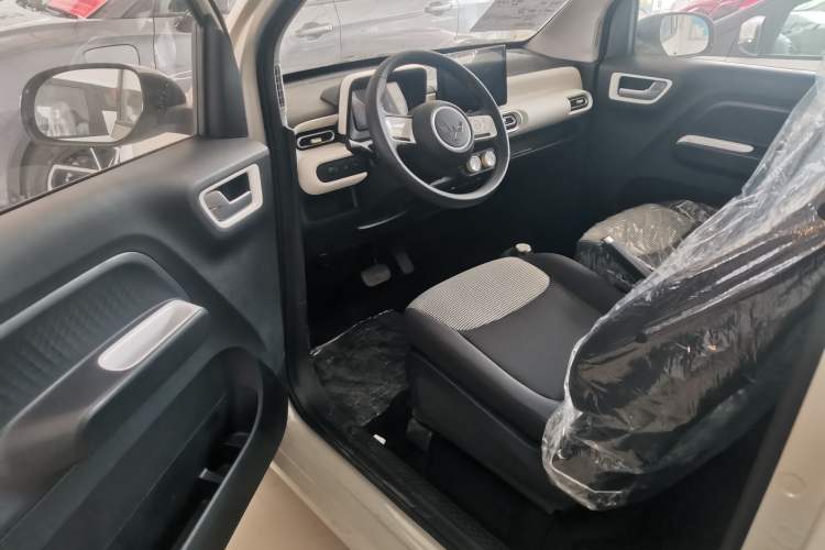 Used Wuling Hongguang MINIEV 2024 3rd Generation 215km Youth Edition