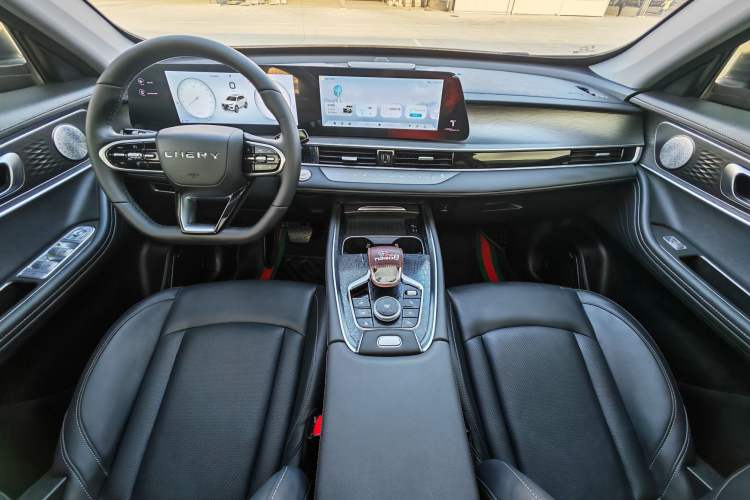 Used Chery Tiggo 8 PLUS 2024 Champion Edition 290TGDI DCT Passionate Version 5-Seater