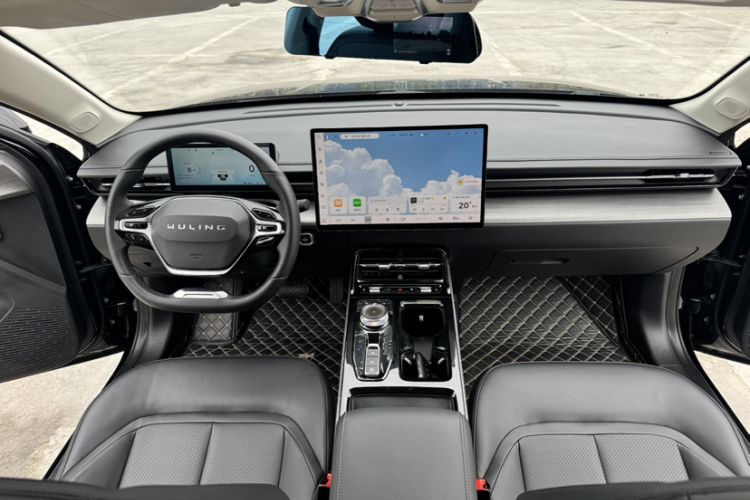 Used Wuling Xingguang 2023 150 Advanced Edition Interior 8